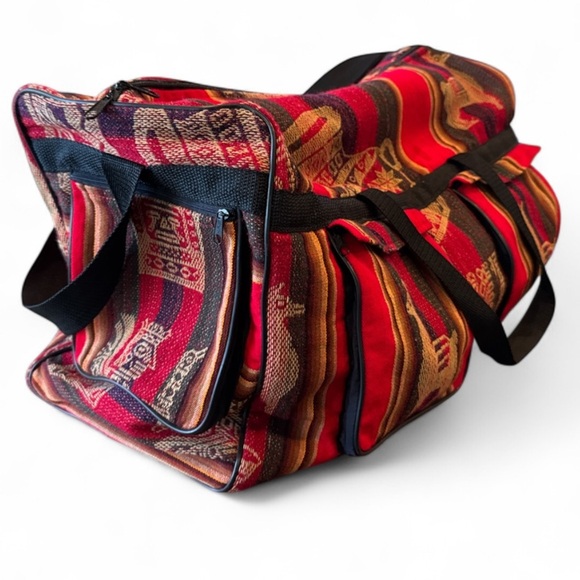 Artisan Peruvian or Andean Designed Red Multi Llama Aguayo Duffel Bag NWOT - Picture 3 of 12